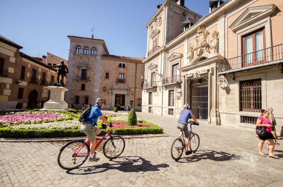 Madrid City Guided Bike/E-Bike Tour for Small Groups - E-bikes, bike gear, and comfort tips that keep the ride fun