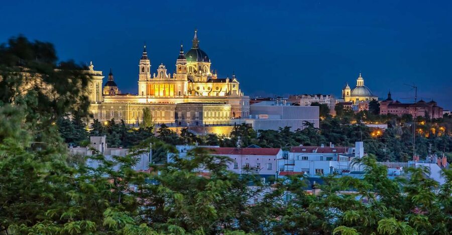 Madrid: City Highlights Guided Walking Tour - Meeting at El Aleph on C. de Ferraz 22