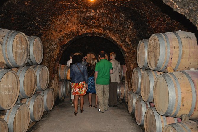 Madrid Countryside Wineries Guided Tour with Wine Tasting - The tasting flow and why you need a real breakfast