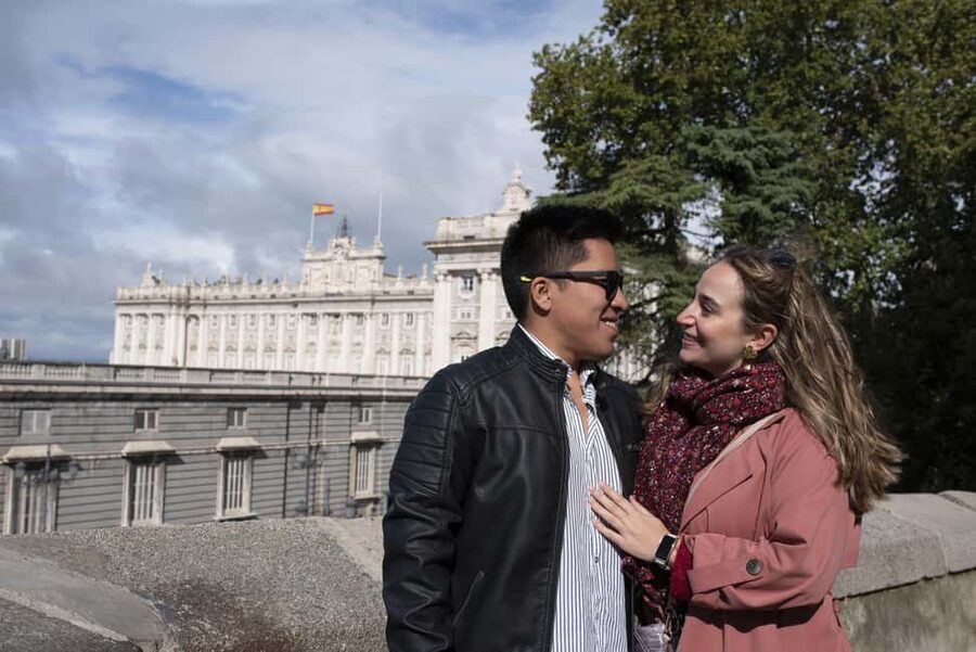 Madrid: Eco-Friendly, Private, and Unique Tuk Tuk Experience - Royal Palace area: quick photo stops with big impact