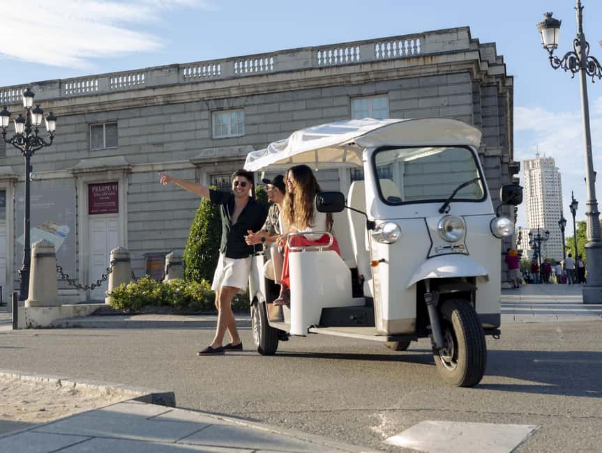Madrid: Eco-Friendly, Private, and Unique Tuk Tuk Experience - Plaza de España and the grand central loop