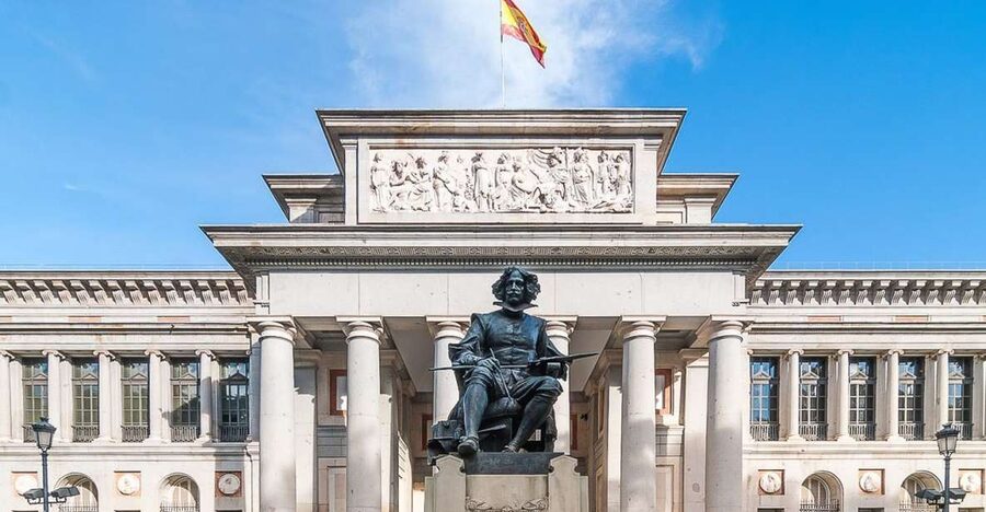 Madrid: El Prado Museum and the Royal Palace Guided Tour - The walking arc between museums: Neptune to Puerta del Sol