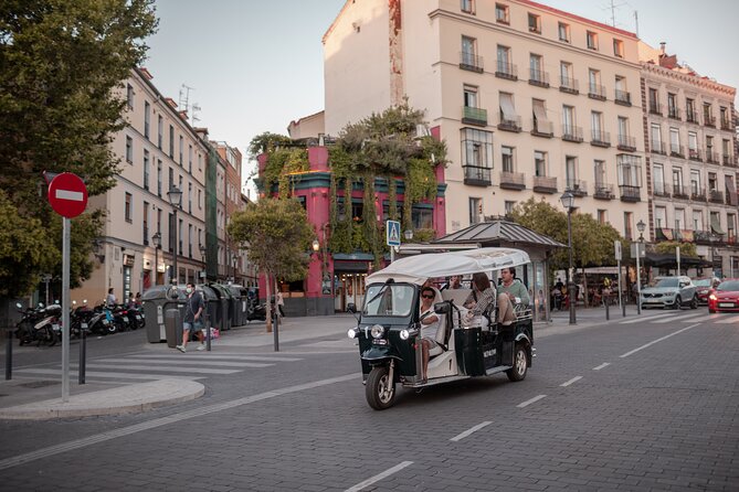 Madrid Expert Plus Tour with Local Guide in Eco Tuk Tuk Private - Plaza de Cánovas del Castillo and the Fountain of Neptune