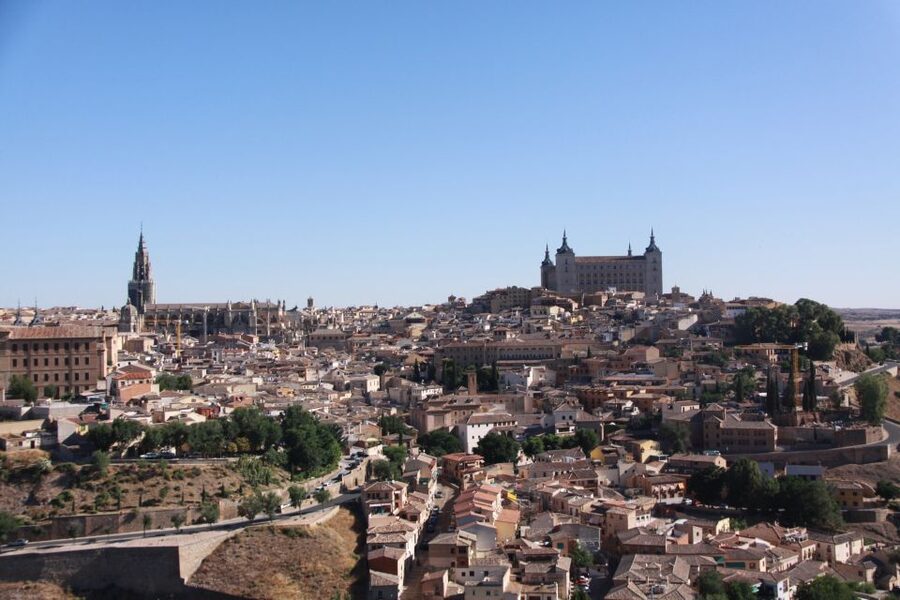 Madrid: Full-Day Guided Tour of Toledo with Cathedral Visit - Mirador del Valle: Your First Lesson in Toledo’s Big Picture