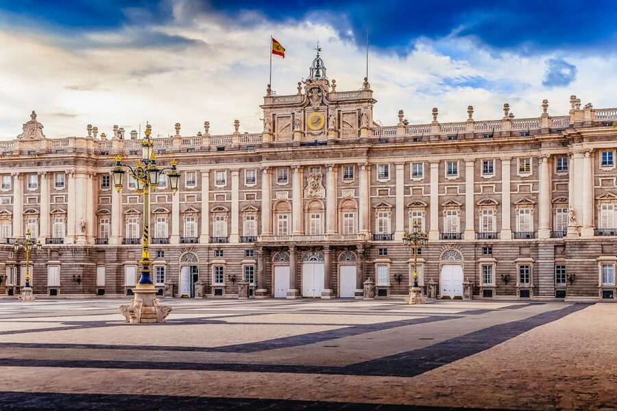 Madrid: Guided Tour of the Royal Palace with Fast Access - Who should book this Royal Palace tour?