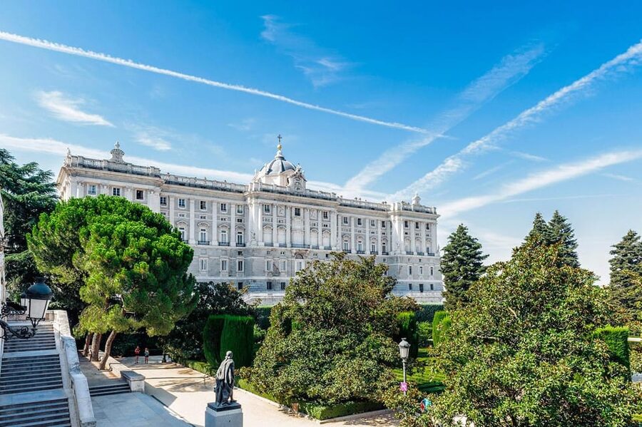 Madrid: Guided Tour of the Royal Palace with Fast Access - What you actually get from a guided palace tour