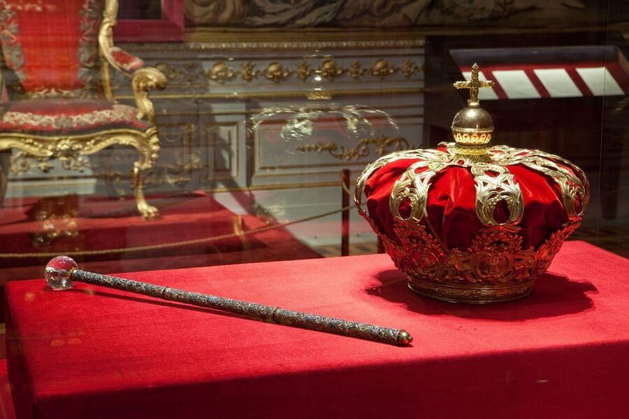 Madrid: Guided Tour of the Royal Palace with Fast Access - Timing, pacing, and how to make it enjoyable