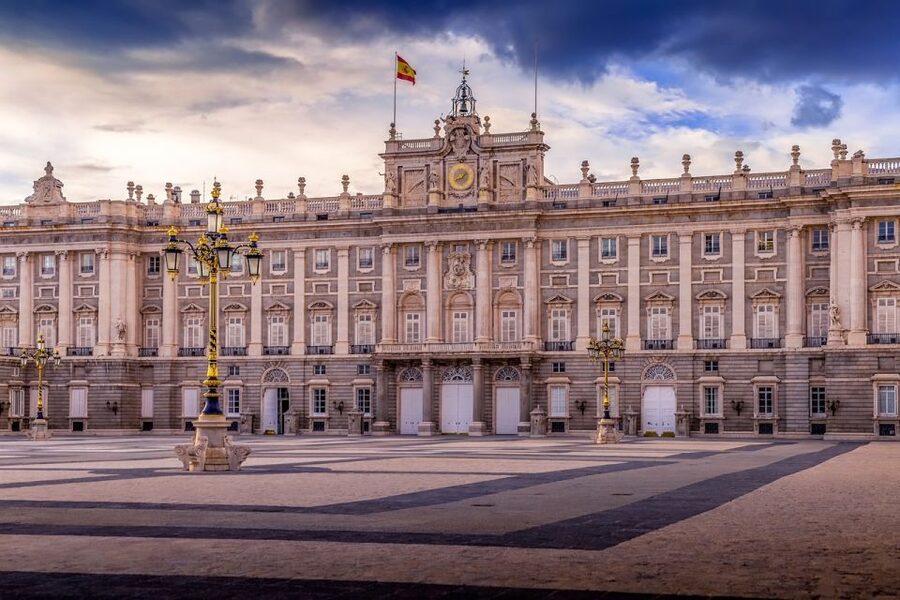 Madrid: Guided Visit to the Royal Palace - Staircase drama: Sabatini’s climb and what it symbolizes