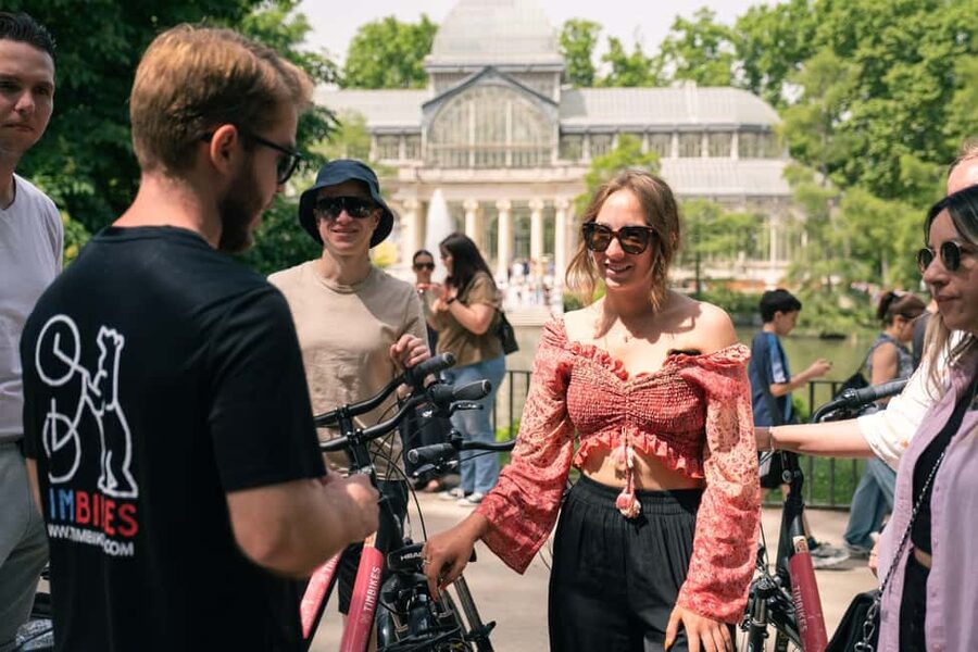 Madrid: Highlights Bike Tour with Optional E-Bike or Tapas - Starting near Calle de Santiago and how the ride is organized