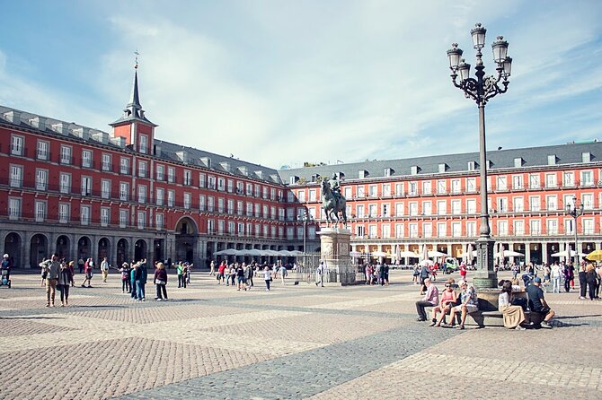 Madrid Historic Centre Food Tour with Authentic Tapas & Wines - Price and value: what $78.36 buys you in a packed Madrid center