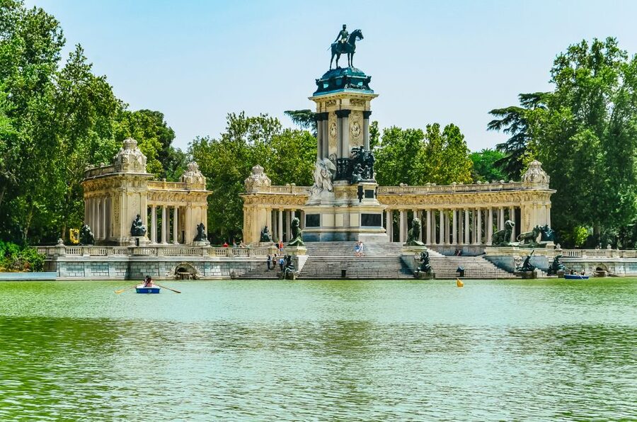 Madrid: Iconic Retiro Park Segway Tour - Estanque Grande del Retiro and the Alfonso XII monument