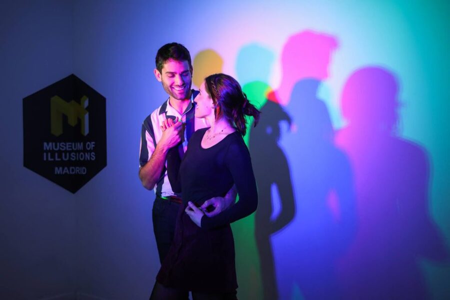 Madrid: Museum of Illusions Ticket - The optical and photographic tricks that explain your brain
