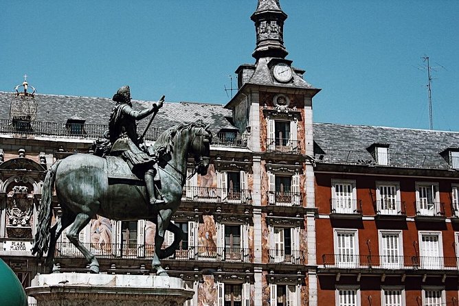 Madrid Old City Guided Exclusive Guided Walking Tour - Where this Madrid Old City walk starts, ends, and how it flows