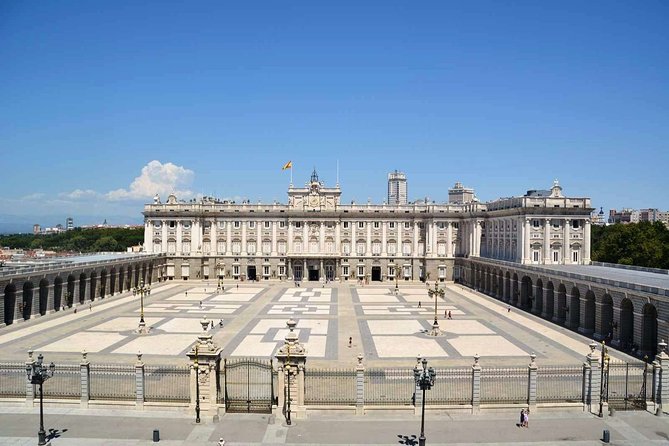 Madrid Old Town & Royal Palace Walking Tour Skip the Line Ticket - Meeting at Calle Mayor 43, then heading into the Old Town flow