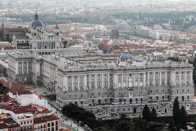 Madrid Old Town & Royal Palace Walking Tour Skip the Line Ticket - Mercado de San Miguel in five minutes: what you can actually do there