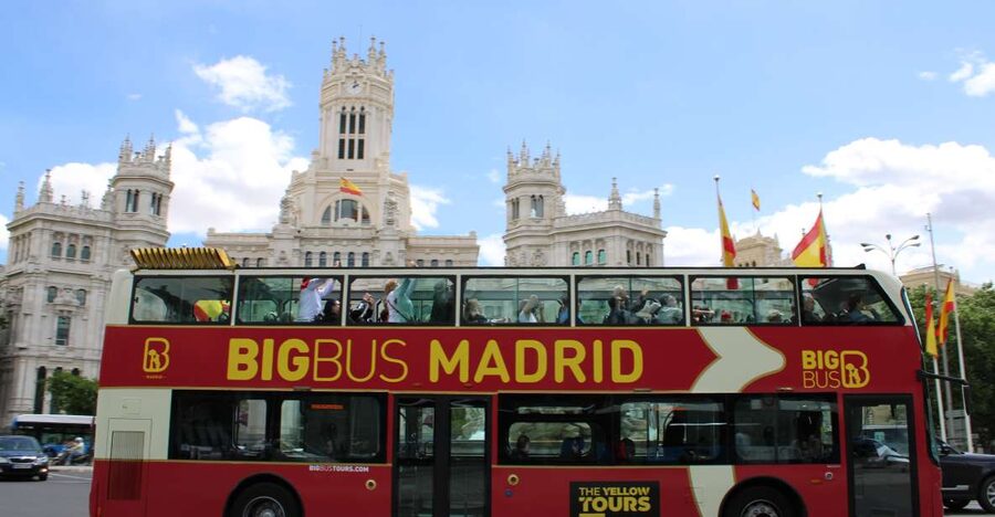 Madrid: Open-Top Big Bus Sightseeing Tour with Live Guide - Entering The Tour at Neptuno Fountain, and How to Start Smart