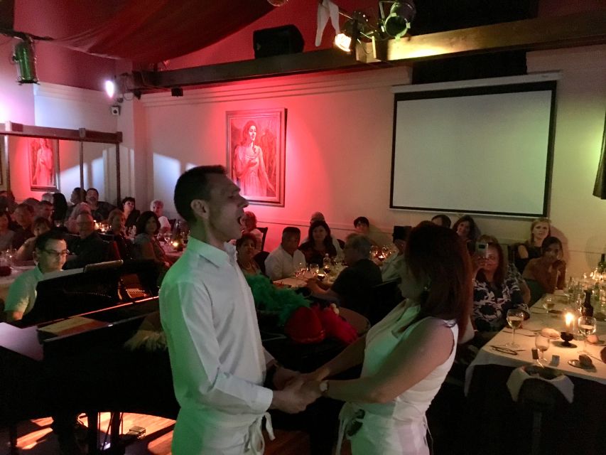 Madrid: Opera and Zarzuela Show and Dinner - La Castafiore in Madrid, where the show walks up to your table