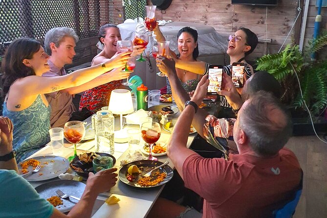 Madrid: Paella & Sangria Classes- Seafood, Chicken & Vegan option - Who should book this paella and sangria class