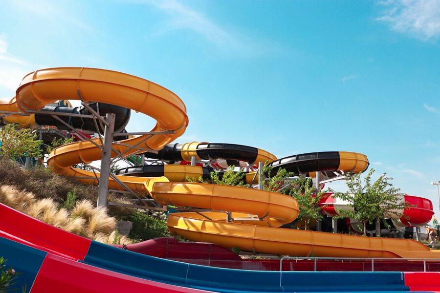 Madrid: Parque Warner Beach Entry Ticket - Your Day at Parque Warner Beach: Water Rides, Pools, and Built-In Breaks