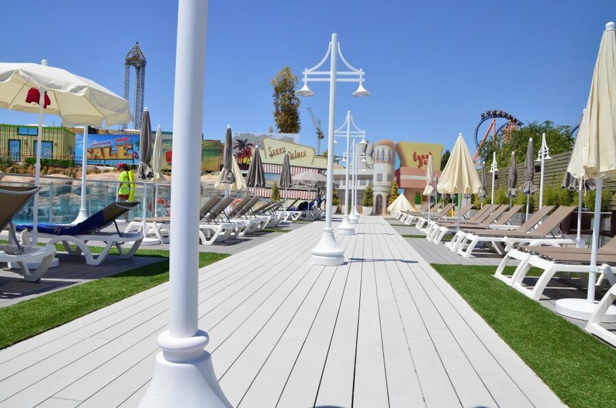 Madrid: Parque Warner Beach Entry Ticket - Value Check: Is One Day in Warner Park Worth $29?