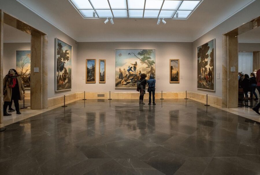 Madrid: Prado Museum Masterpieces Tour with Entry Ticket - Spanish monarchy and the artists you actually remember