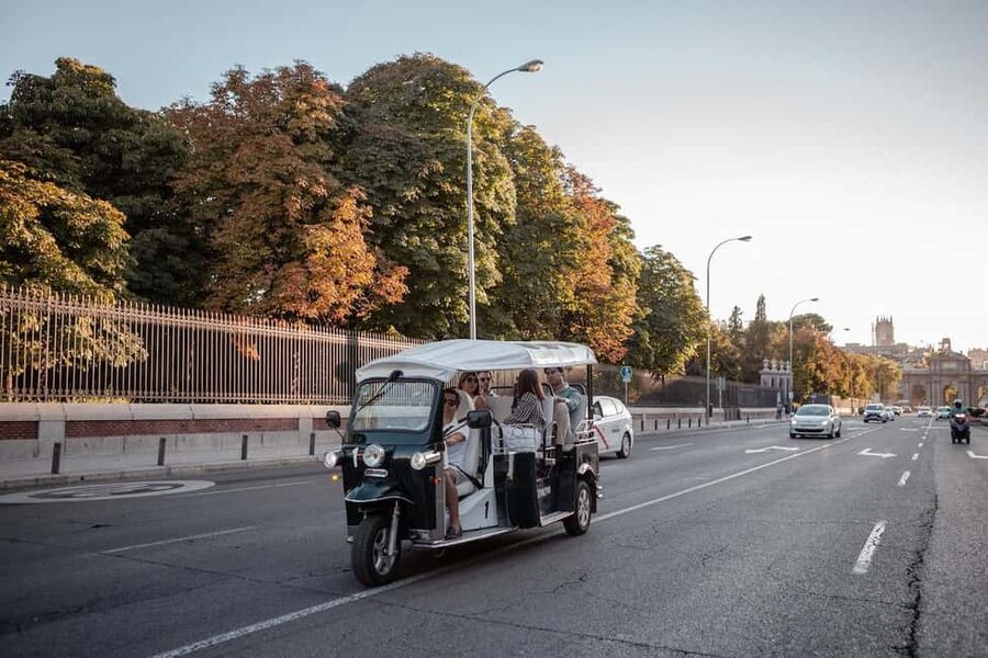 Madrid: Private City Tour by Eco Tuk Tuk - Picking the Right Tour Length (1 to 4 Hours) and What Changes