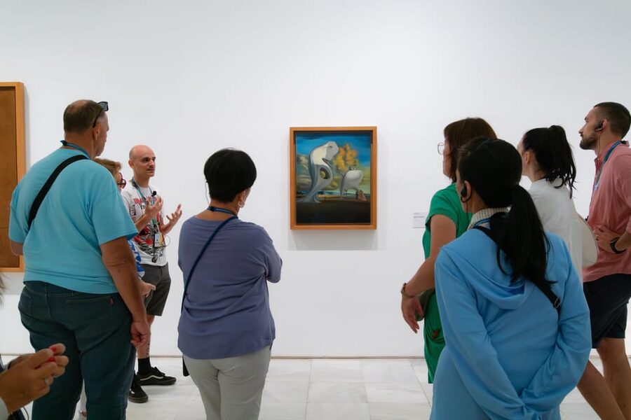 Madrid: Reina Sofia and Prado Museum Tickets and Guided Tour - Your 1.5 hours of free time at Reina Sofía: use it like a pro