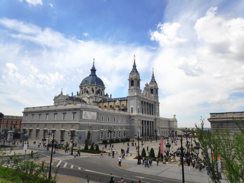 Madrid: Royal Palace and Almudena Cathedral Small-Group Tour - Why This Pair of Madrid Icons Works So Well