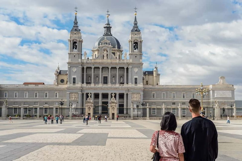 Madrid: Royal Palace Expert Guided Tour with Skip-the-Line - Royal Palace in Two Hours, Starting at Opera Metro