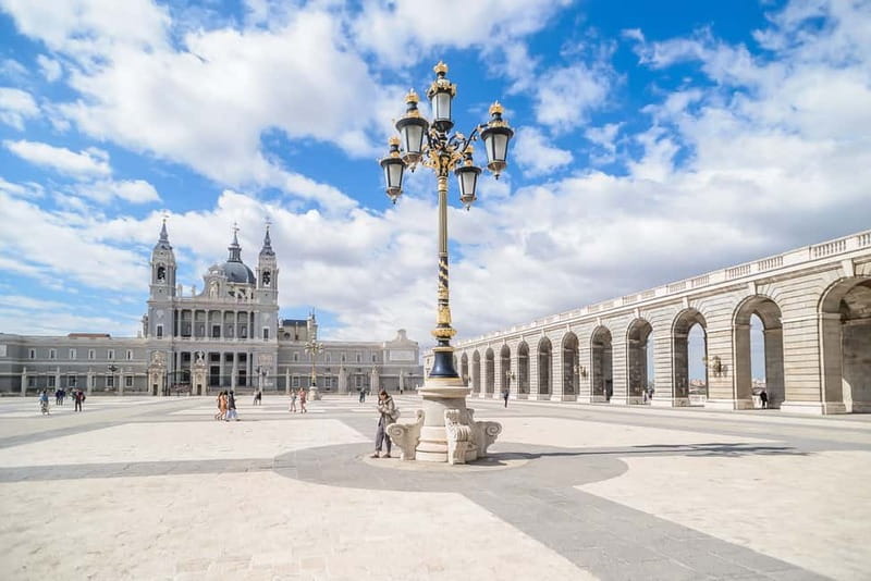 Madrid: Royal Palace Expert Guided Tour with Skip-the-Line - Price and value: why $40 can make sense