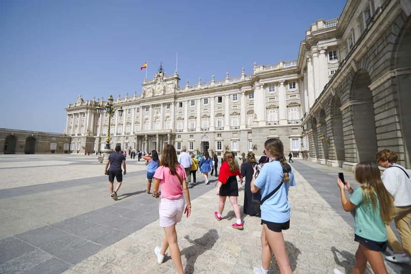 Madrid: Royal Palace Expert Guided Tour with Skip-the-Line - Skip-the-line entry, then security: the real-world timing