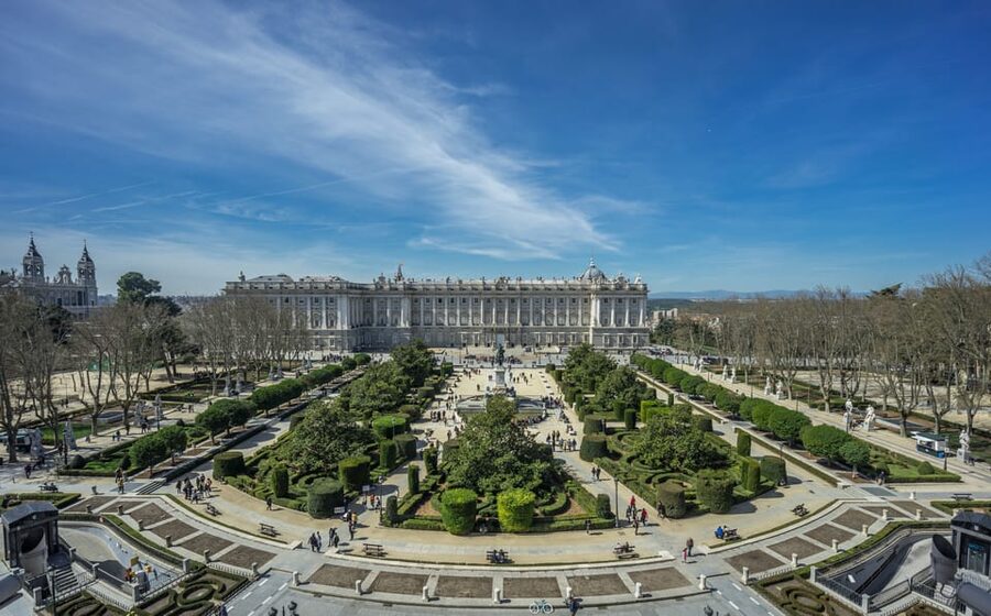 Madrid: Royal Palace Guided Tour with Skip-the-Line Entry - Pace and logistics: the 2-hour plan that works in real life