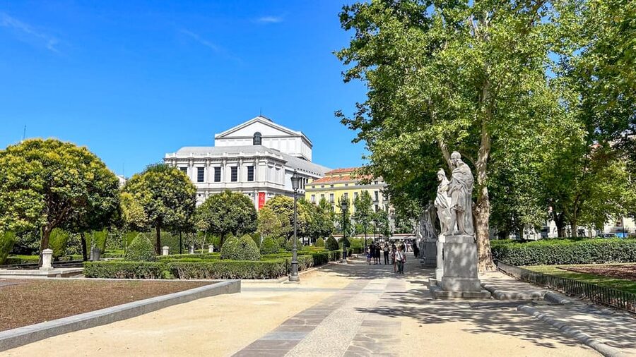 Madrid: Royal Palace Guided Tour with Skip-the-Line Entry - Price and value: is $41 worth it?