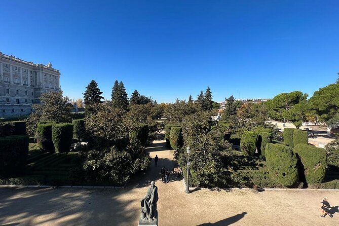 Madrid: Royal Palace Guided Tour with Skip the Line Ticket - Who should book this Royal Palace guided tour