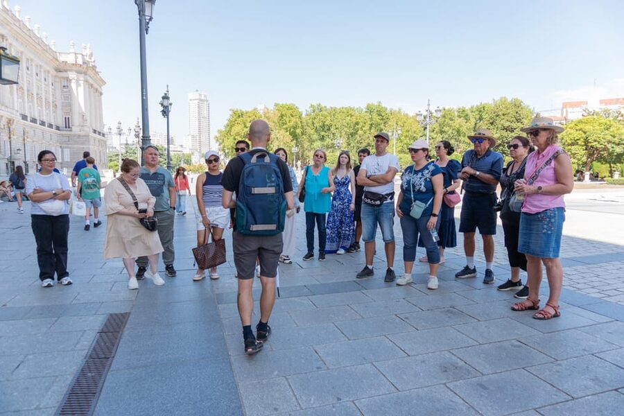 Madrid: Royal Palace VIP Tour with Skip-the-Line Ticket - Practical Logistics That Keep the Day Smooth