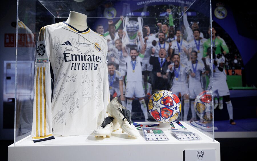 Madrid: Santiago Bernabéu and Real Madrid Guided tour - Dugouts and Locker Room: Where Matchday Pressure Lives