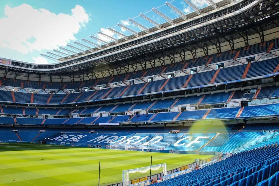 Madrid: Santiago Bernabéu Stadium Guided Tour - Inside the Stadium Museum: What You’ll See in the 1.5-Hour Core Stop
