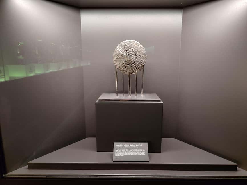Madrid: Santiago Bernabéu Stadium Guided Tour - VIP Areas and Behind-the-Scenes Feeling, Without the Pitch Access