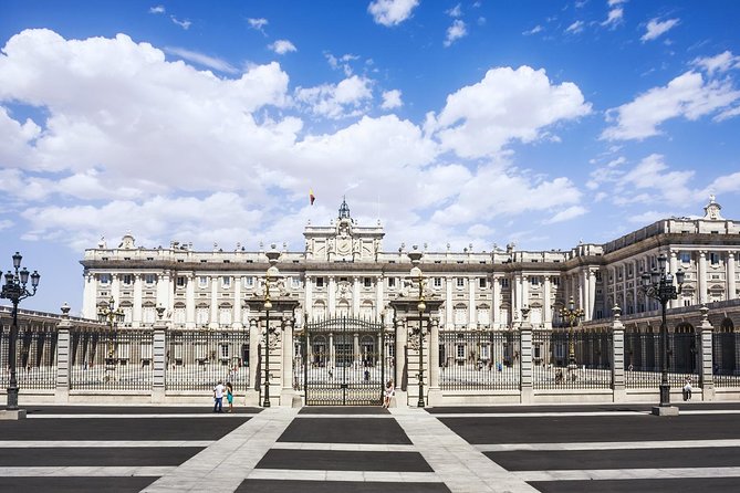 Madrid Sightseeing Tour with Royal Palace Skip the Line Ticket - Skip-the-Line Royal Palace + City Coach Loop, in About 4 Hours
