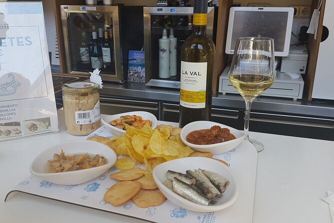 Madrid Small Group Tapas Tour at 4 Venues -Lunch or Dinner - Group Size, Pace, and Who This Is Perfect For