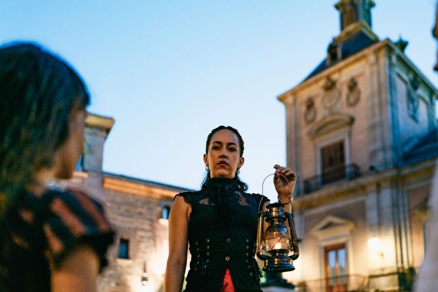 Madrid: Spanish Inquisition and Legends Evening Walking Tour - Entering Madrid by Lantern Light, at Plaza de la Provincia