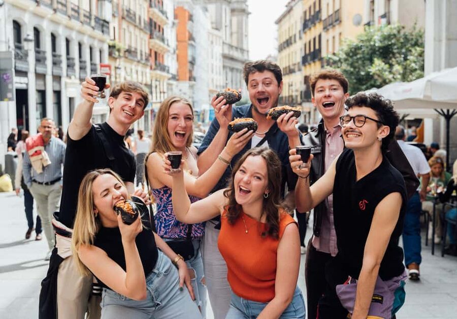 Madrid: Tapas Food Tour with Drinks and Food - La Latina start at Plaza de los Carros, then a guided wander