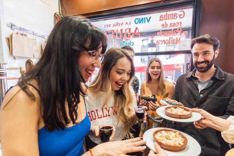 Madrid: Tapas Food Tour with Drinks and Food - Who this Madrid tapas tour suits best