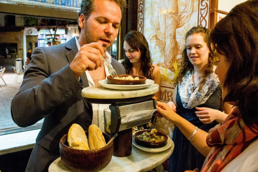 Madrid: Tapas & Wine Tasting Tour with Local Guide - Entering Madrid’s tapas rhythm in 3 hours