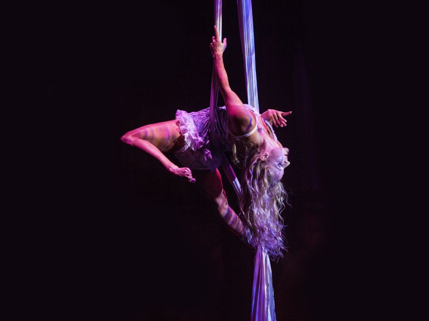 Magaluf: Pirates Adventure Dinner Show Ticket - A Pirate Dinner Show in Magaluf, Mallorca (What the Evening Feels Like)
