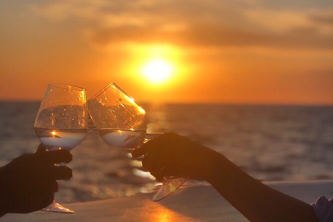 MagiCharter: Private charter motorboat sunset in Ibiza - Cruise time and how the captain times the sunset (3 to 7 hours)