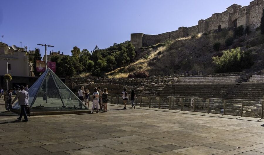 Málaga: 3-Hour Complete Walking Tour with Tickets - Finding Your Guide at the Pirámide de Cristal, Calle Alcazabilla