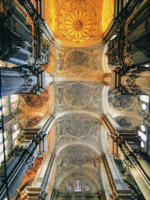 Málaga: 3-Hour Complete Walking Tour with Tickets - Cathedral of the Incarnation (La Manquita): why it is famous