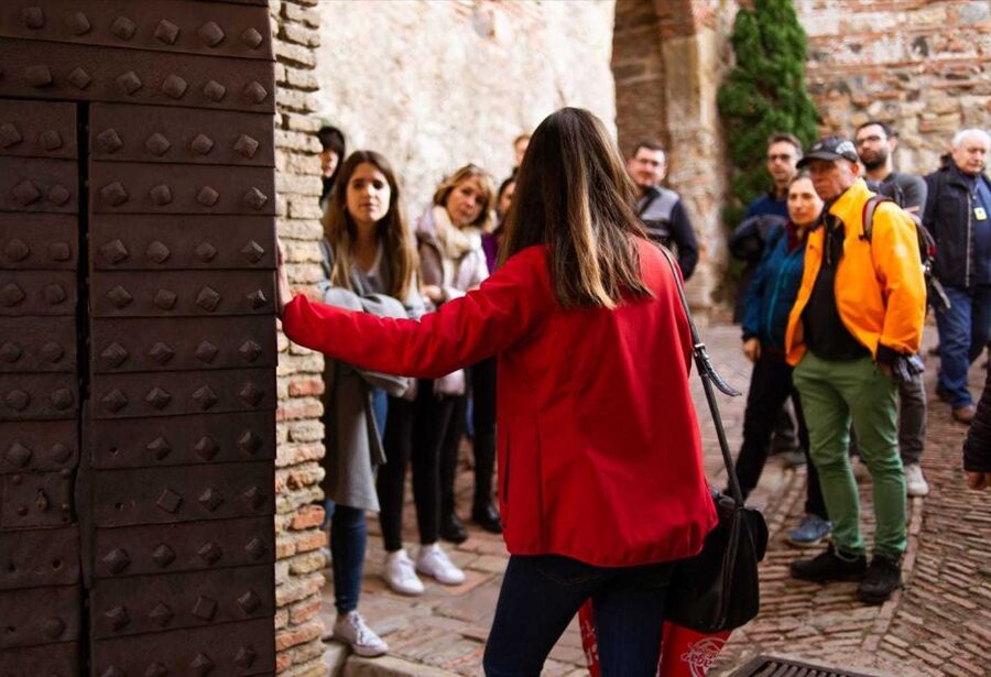 Málaga: Alcazaba and Roman Theatre Guided Tour With Entry - Roman Theatre Start: What You Can Actually Get Out of the First Stop