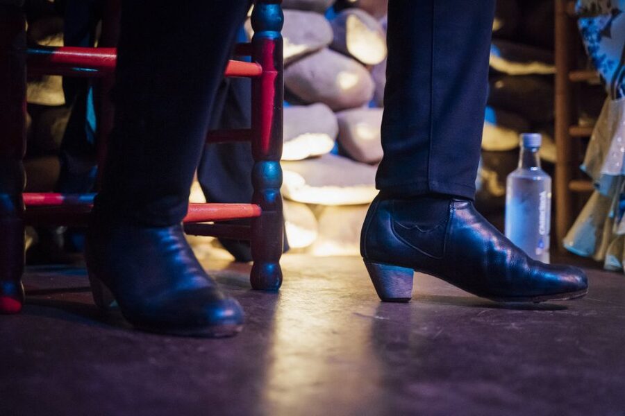 Malaga: Authentic Flamenco Show at El Gallo Ronco - Seats, sightlines, and how to get the best view